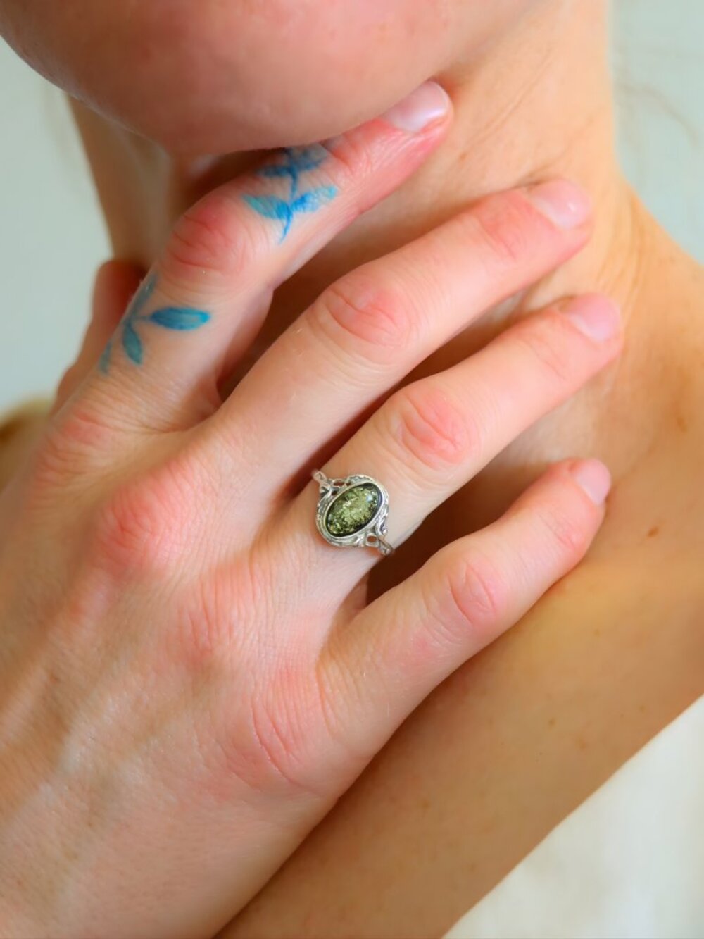 Baltic Green Amber Victorian Ring -Sterling Silver - Picture 2 of 5
